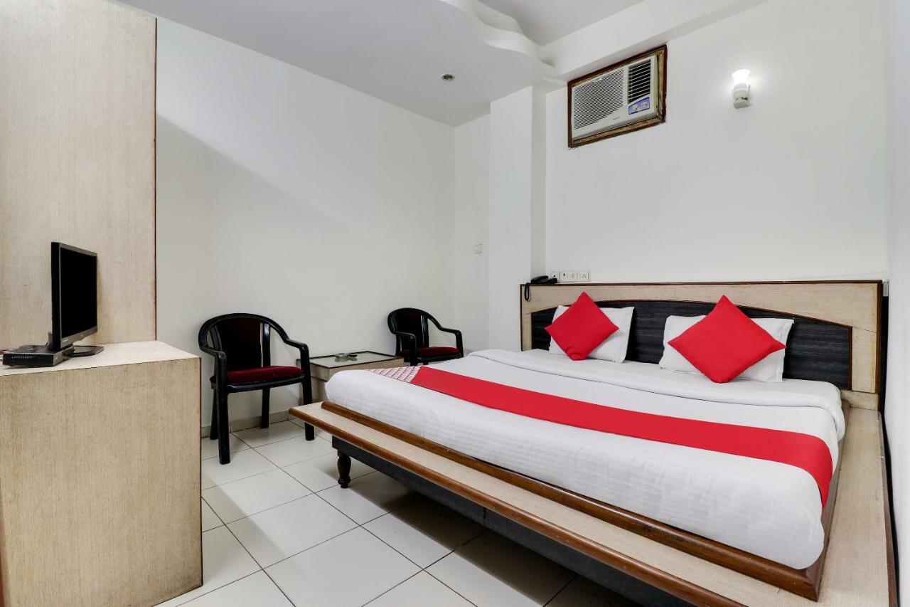 Oyo 45398 Kunal Hotel Etāwah Zewnętrze zdjęcie