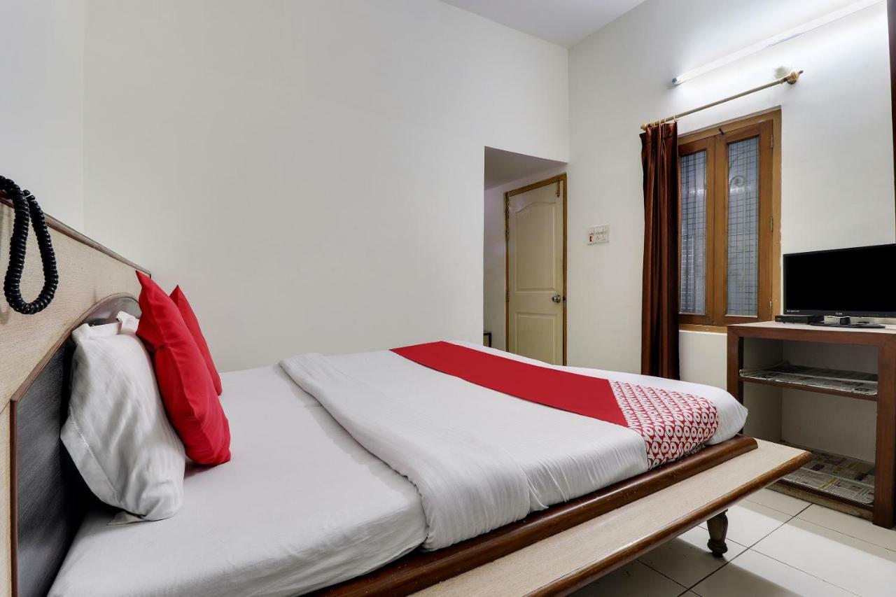 Oyo 45398 Kunal Hotel Etāwah Zewnętrze zdjęcie